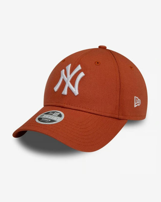 Casquette New Era League Essential 9FORTY NY Yankees orange foncé pour femme NE3421