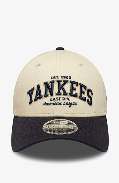 Casquette New Era 9FORTY M-Crown New York Yankees MLB Wordmark Beige clair NE1808